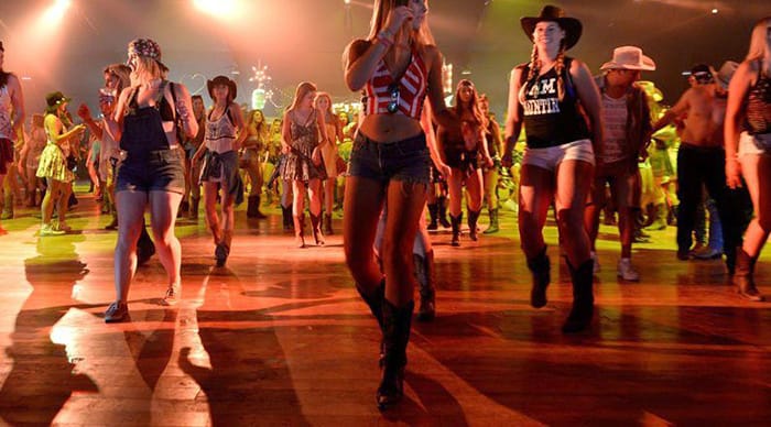 Best Women's Cowgirl Boots - Cowgirl Boots and Line Dancing To Country Music